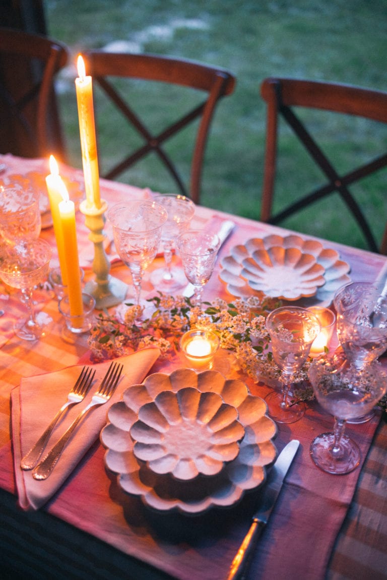 TABLE INSPIRATION: SOFT & ROMANTIC SUMMER EVENING - Lucy Cuneo